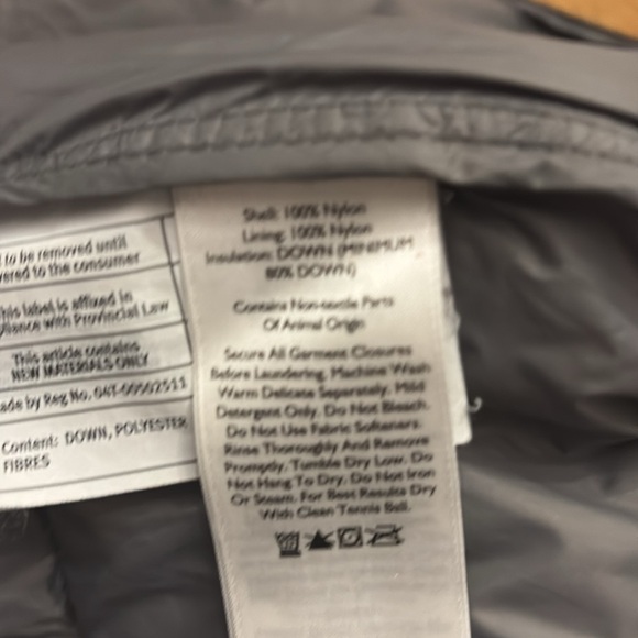 Nwot Mens Lightweight Puffer vest size Med - Picture 7 of 7